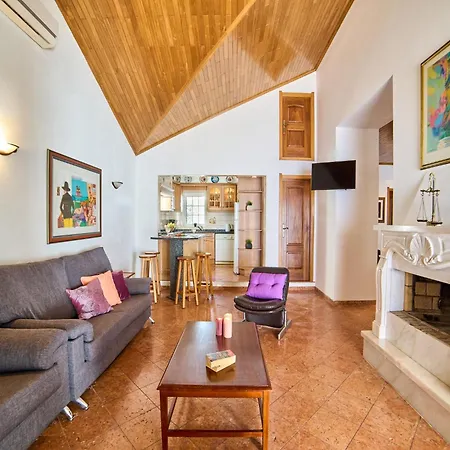Villa In Albufeira Near Sea Beach * אלבופיירה